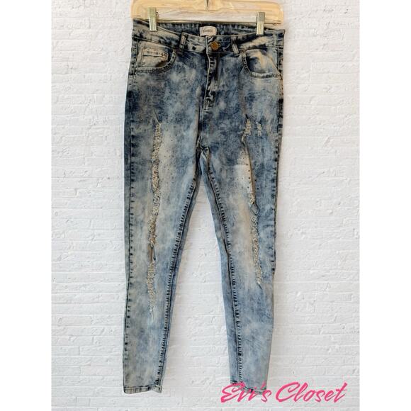 BAMBOO Jeans Distressed 7 8 Skinny With Rhinestones Light Weight Skinny Legs - Picture 1 of 14